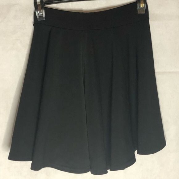 Kathy solid black flowing short shirt flowing elastic waist size small READ - Picture 4 of 8